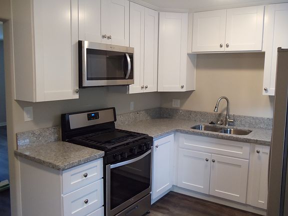 5th image of 14927 Shanteau Dr