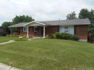 902 N Water St, Salem, IN 47167