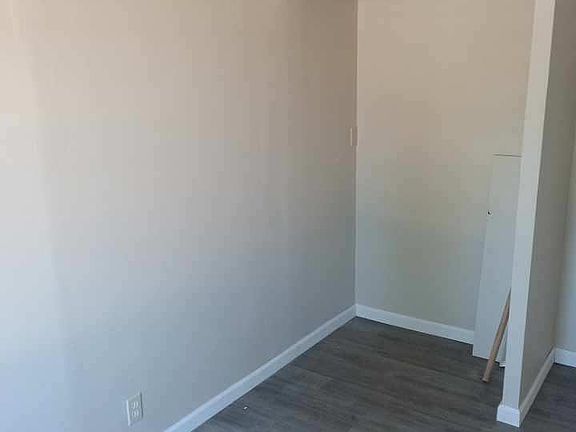 4th image of 307 15th St SE APT 2
