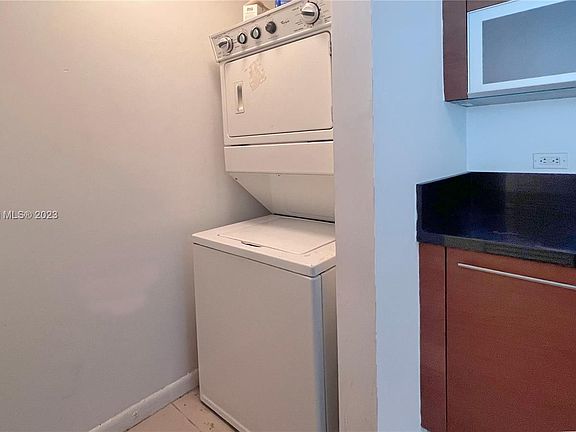 5th image of 253 NE 2nd St APT 1410