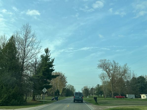 7690 Bell Rd, Birch Run, MI 48415