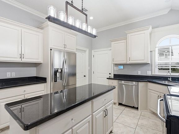 5th image of 5831 Weeping Willow Dr