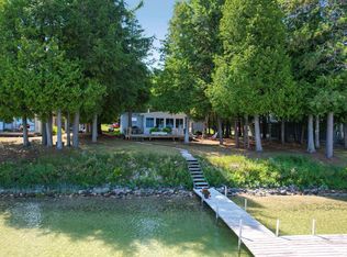 102 N Grandview Beach Rd, Indian River, MI 49749