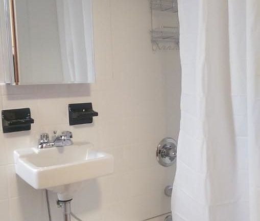 4th image of 129 E 7th St #3