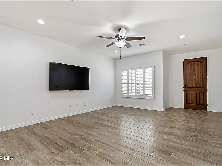 13106 Kington Ave — Photo 4