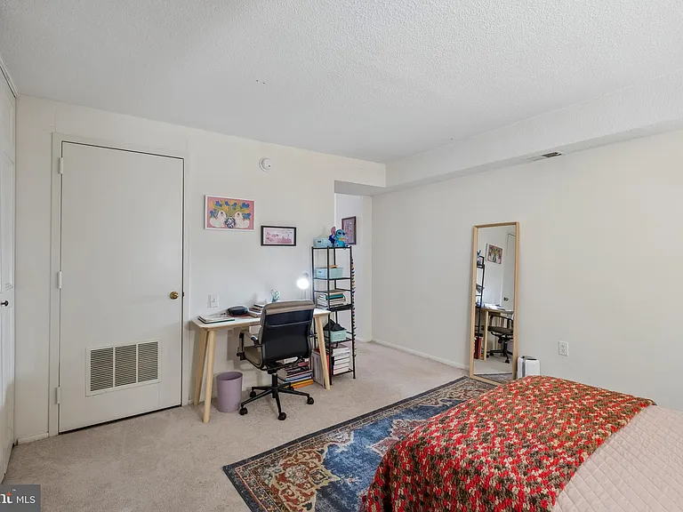 1420 Locust St #14H — Photo 6