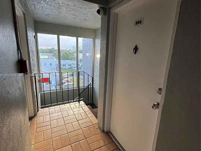 1933 SW 7th St #504 — Photo 12