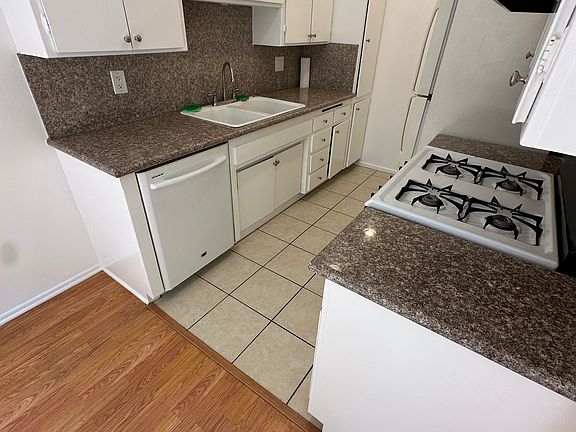 3rd image of 12713 Caswell Ave APT 3
