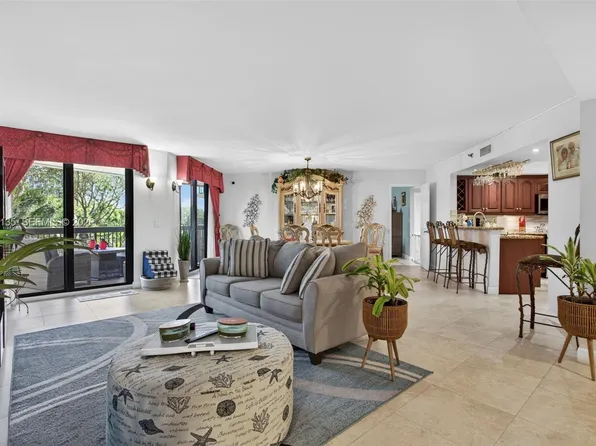 2900 NE 14th Street Cswy APT 304, Pompano Beach, FL 33062