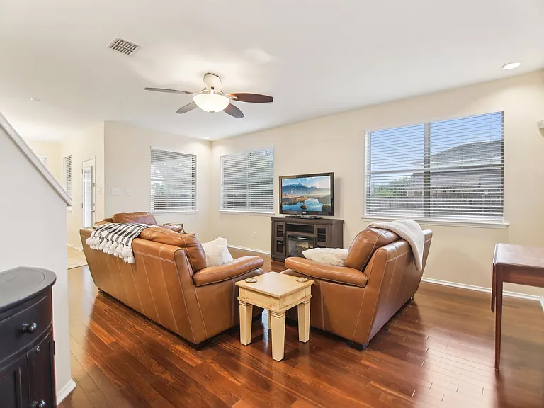 208 Wenrick Dr — Photo 23