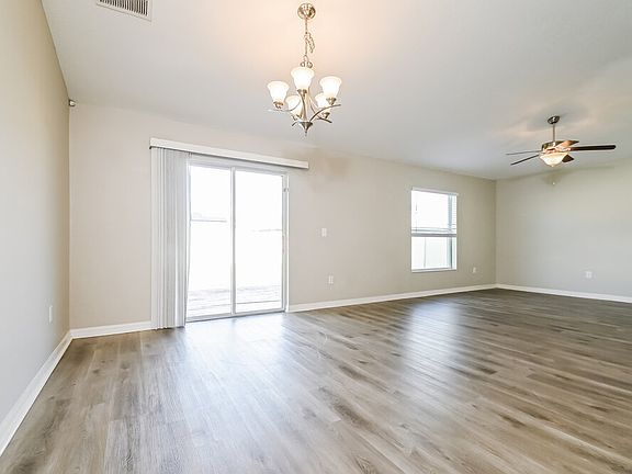 4th image of 8108 Cherry Branch Dr