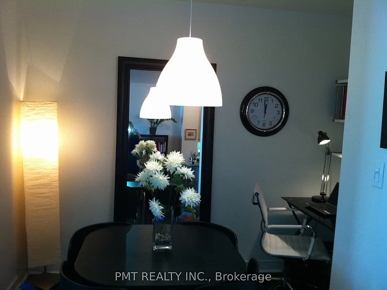 18 Harbour St #301 — Photo 10