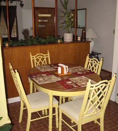 Eat In Kitchen