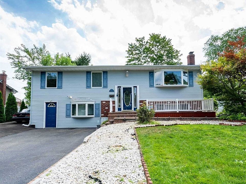 1st image of 10 Dedham Pl