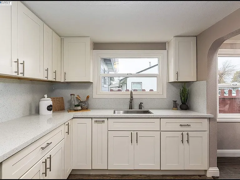 694 Tehama Ave #A — Photo 3