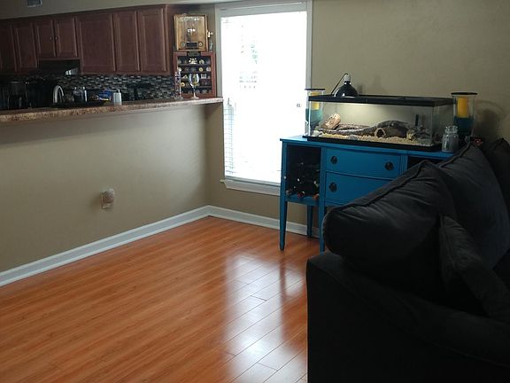 4th image of 3318 Lyons Ave