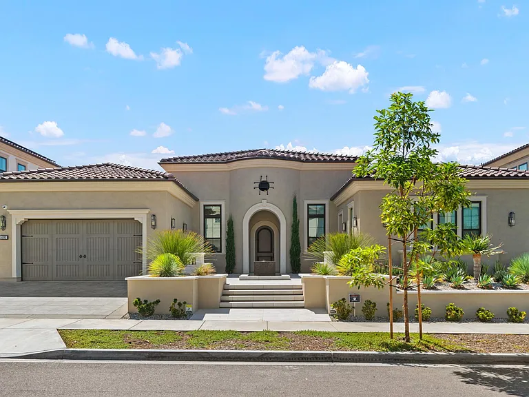 6195 Summit Crest Cir — Photo 2