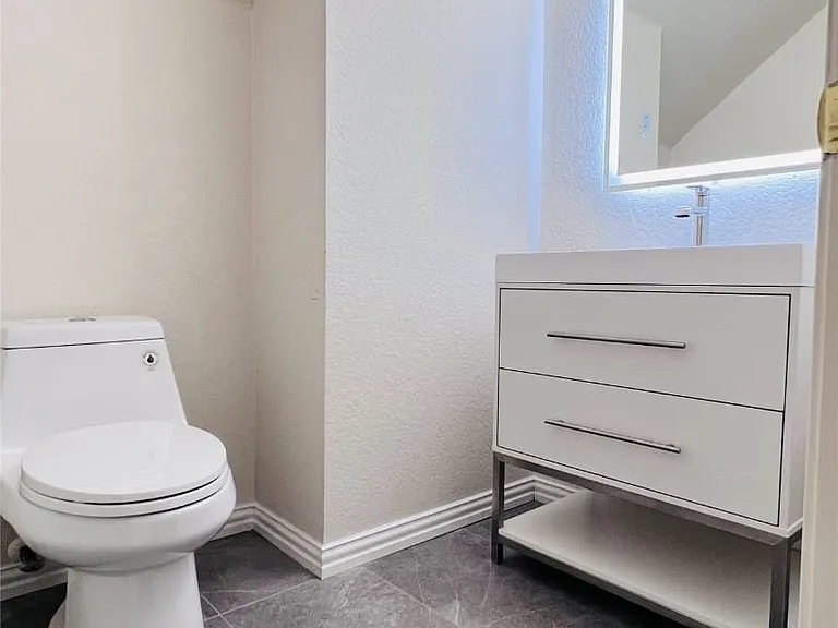 818 Green Pond Dr — Photo 6
