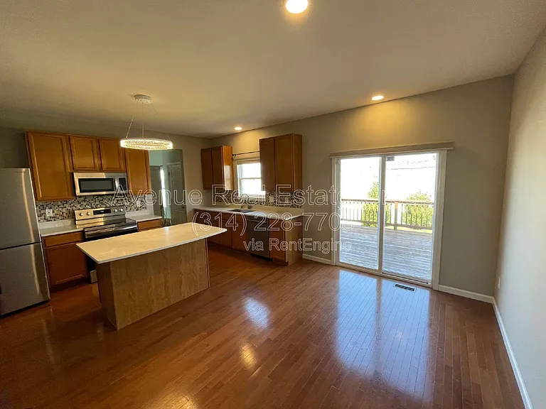 5533 Emerald Place Dr — Photo 9