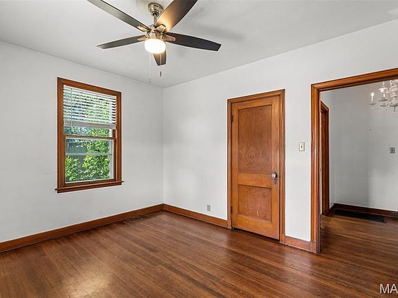 5th image of 305 Williams St