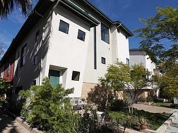 2nd image of 512 Arbor Dr