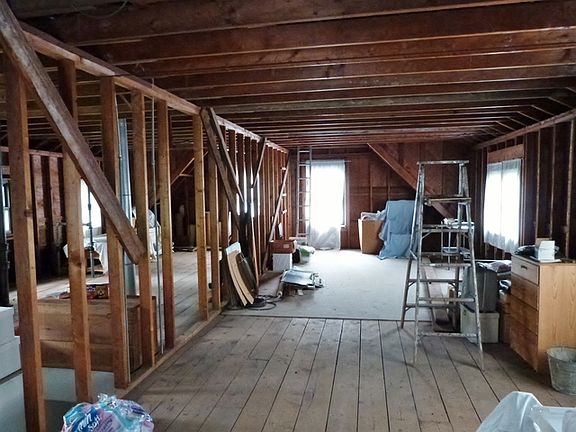 5th image of 3910 E Fairview Ave