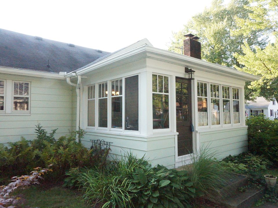 Three-Season Porch