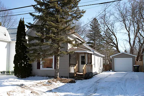 396 John St #1 Photo 1