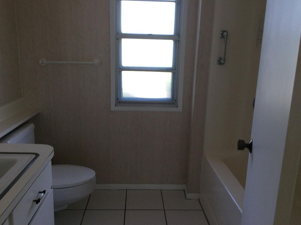 2nd image of 10328 W Willowcreek Cir