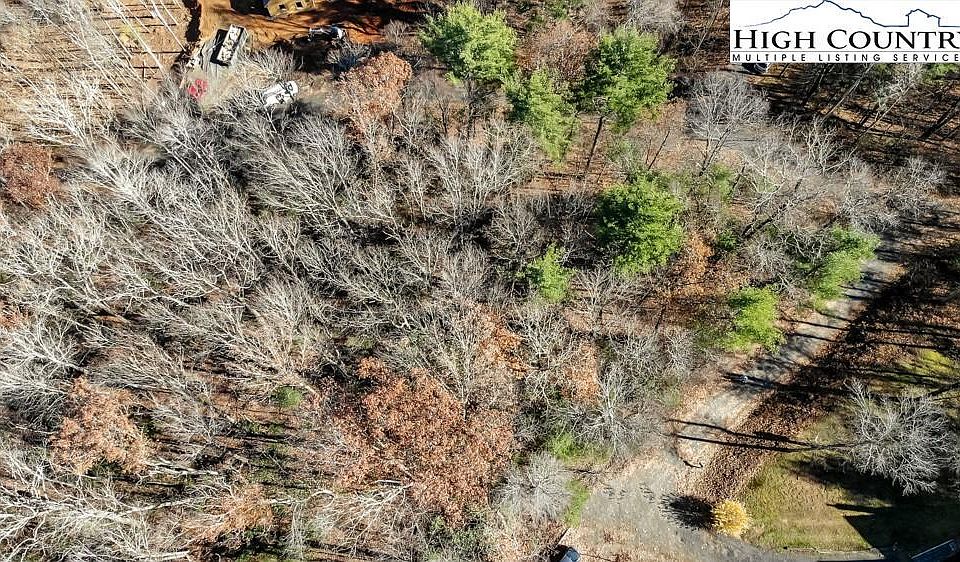 1st image of 27 Highland Meadows Ct