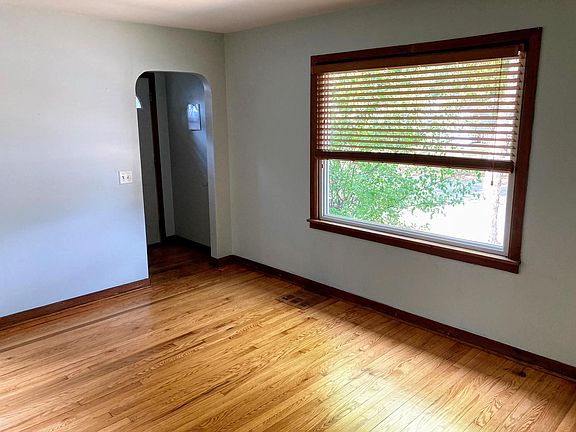 5th image of 2902 36th Ave S