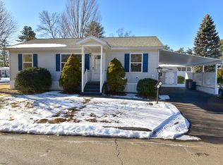 8 Riverview Dr, Plainville, CT 06062
