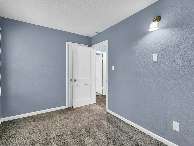 3414 Elmwood Ave — Photo 15