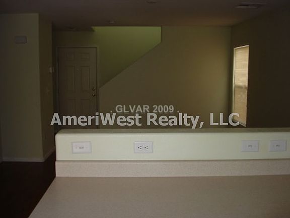 4th image of 4220 Glisan Ct