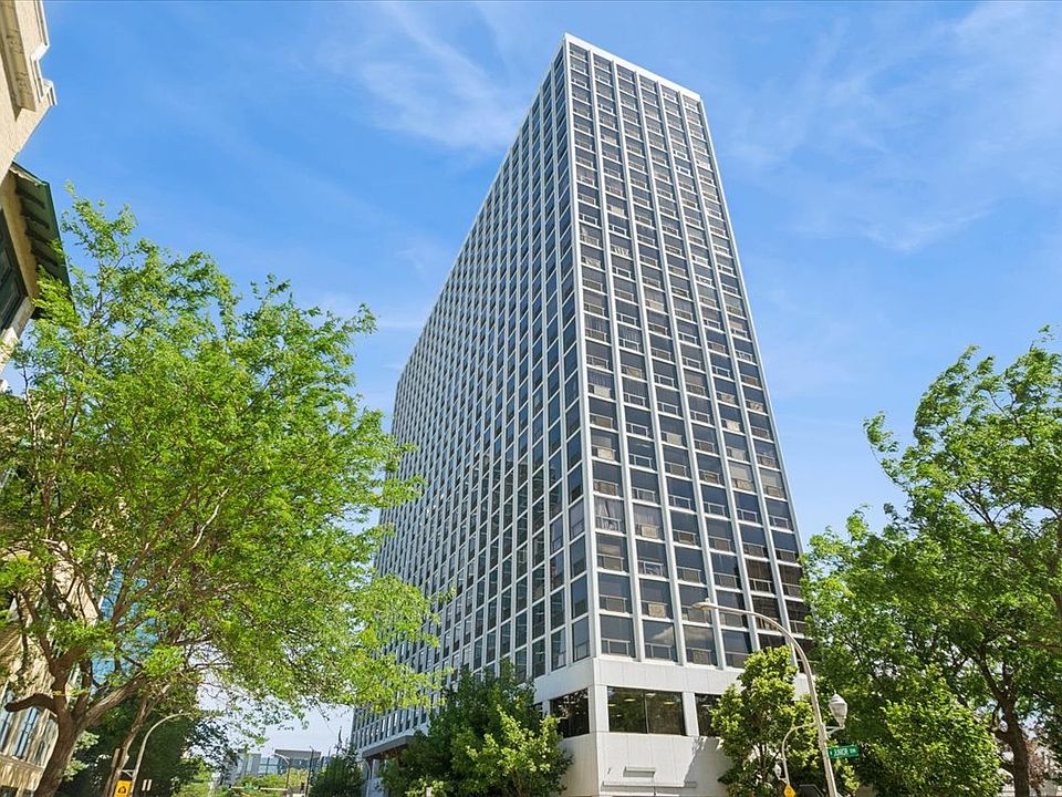 1st image of 4343 N Clarendon Ave APT 1809