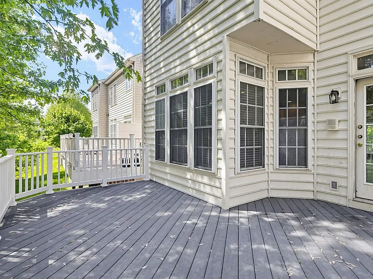 10635 Hillingdon Rd — Photo 31