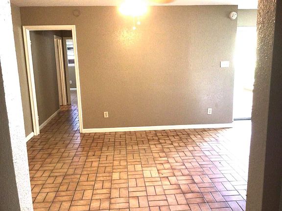 4th image of 2118 Avenue O