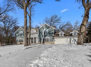 25W550 Royce Rd, Naperville, IL 60565