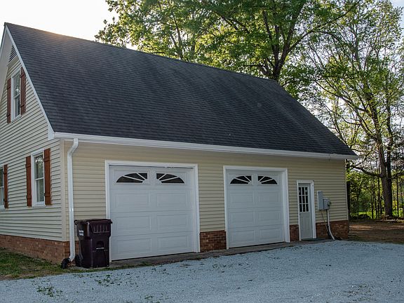 2nd image of 230 Hillsborough Rd