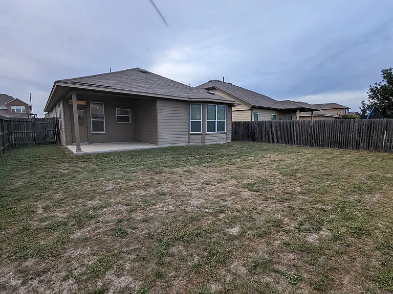 8430 Cedar Mdws — Photo 14