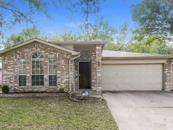 528 Blue Haze Dr, Fort Worth, TX 76108