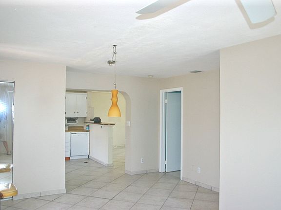 5th image of 2730 NE 11th Ave