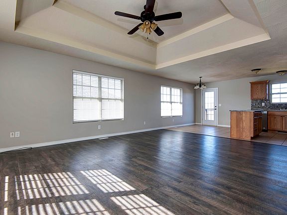 4th image of 1405 E Fairwind