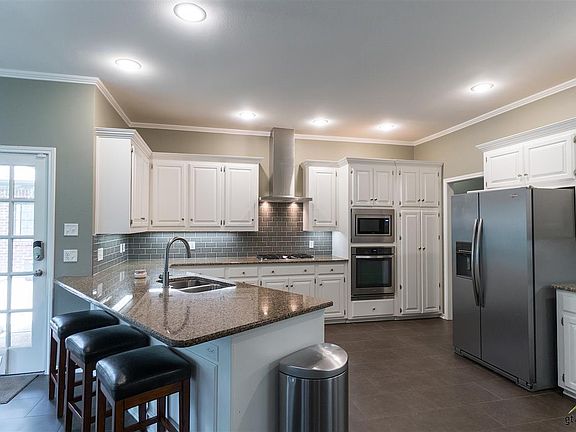 4th image of 1401 Tall Timber Dr