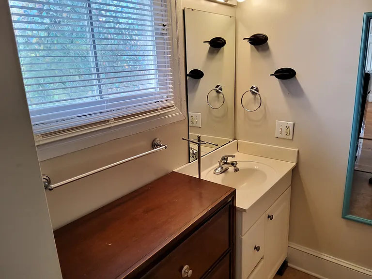 1022 W Market St #35 — Photo 12