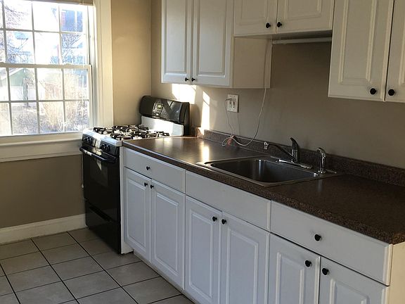 2nd image of 3717 Baltimore Ave APT 2