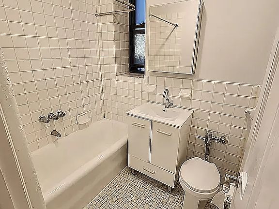 3rd image of 250 Ocean Pkwy