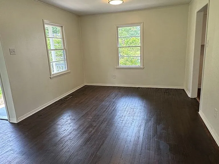 3923 Moffett Ct — Photo 11