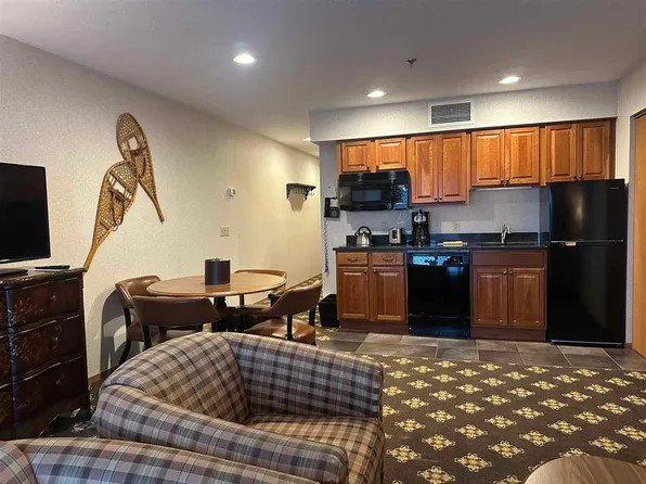 5620 Highlands Dr #544-59, Harbor Springs, MI 49740