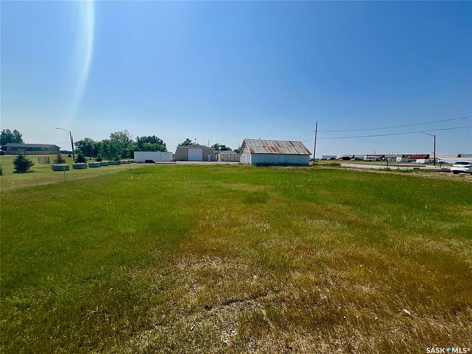 2nd image of 209 Coteau STREET